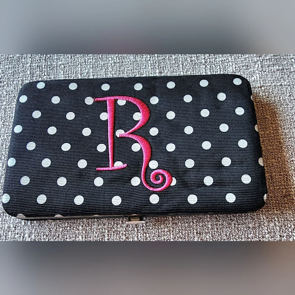 Initial "R" wallet. - Picture 1 of 7